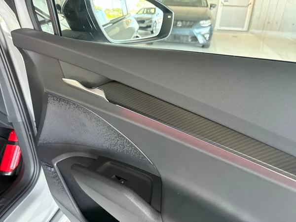 SKODA (2025) — foto 3 van 24
