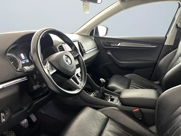 SKODA Karoq (2018) — foto 7 van 17