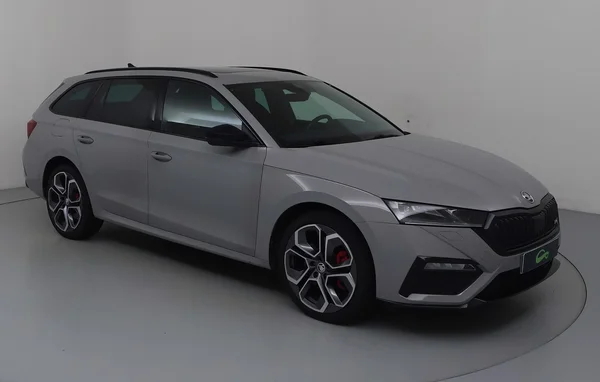 Skoda Octavia SW RS PHEV (2021) — foto 26 van 28