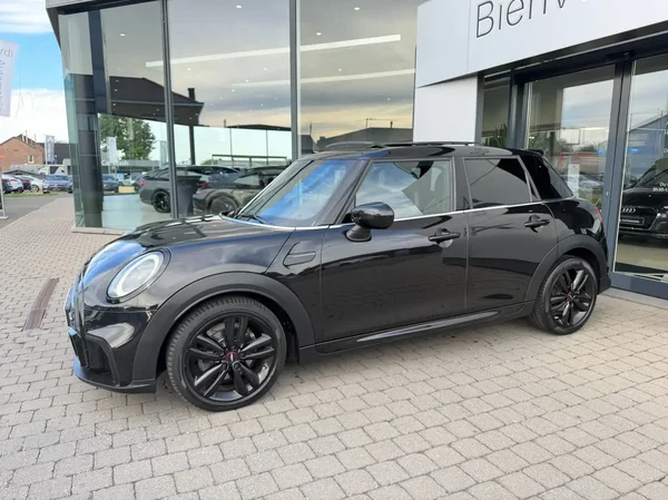 Mini Cooper (2021) — foto 14 van 25