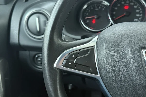 Dacia Logan Mcv Stepway (2020) — foto 6 van 23