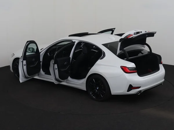 BMW 3-SERIE (2021) — foto 28 van 29