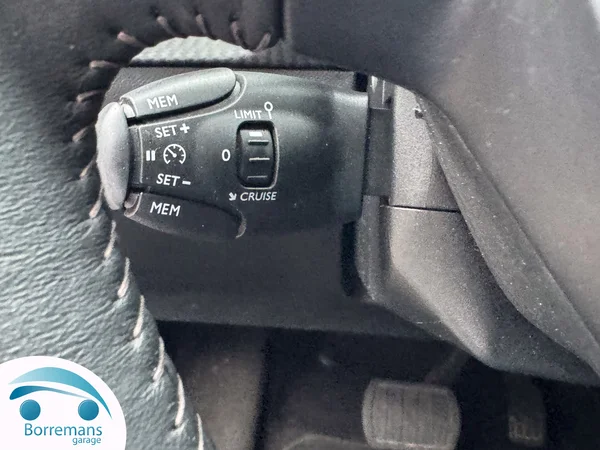 Peugeot 208 (2022) — foto 27 van 34
