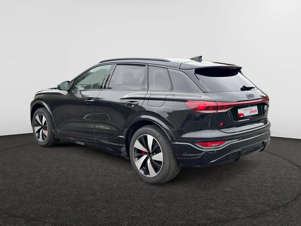 AUDI Q6 e-tron (2025) — foto 18 van 24