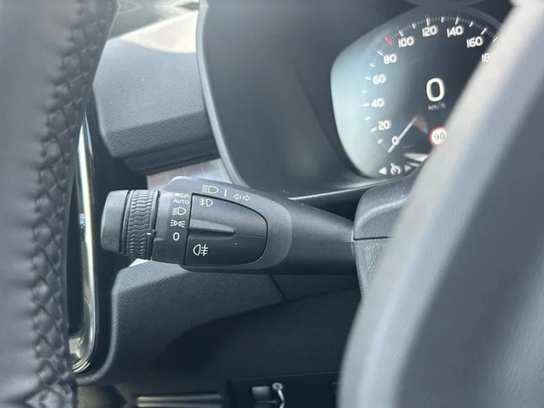 VOLVO XC40 (2024) — foto 18 van 31