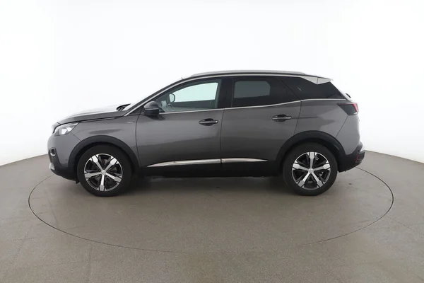 Peugeot 3008 (2018) — foto 9 van 16