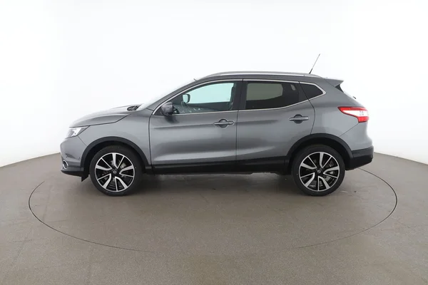 Nissan Qashqai (2017) — foto 9 van 16