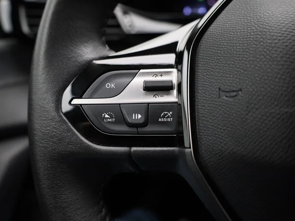 Peugeot 308 (2023) — foto 13 van 39