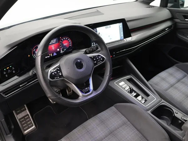 Volkswagen Golf (2022) — foto 18 van 31
