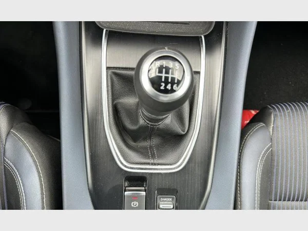 Nissan QASHQAI (2023) — foto 11 van 32