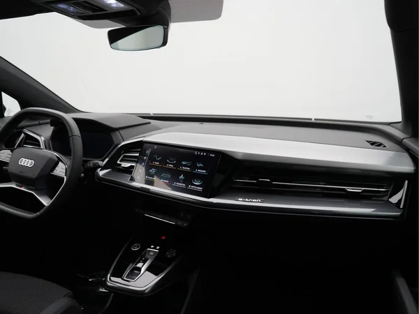 AUDI Q4 e-tron (2025) — foto 13 van 30