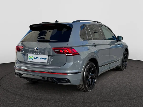 VOLKSWAGEN Tiguan (2020) — foto 18 van 22