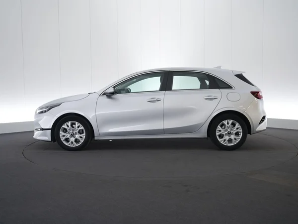 Kia cee'd (2024) — foto 17 van 22