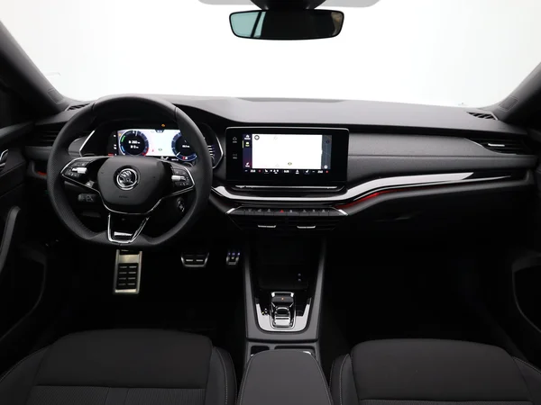 SKODA Octavia Combi (2024) — foto 5 van 22