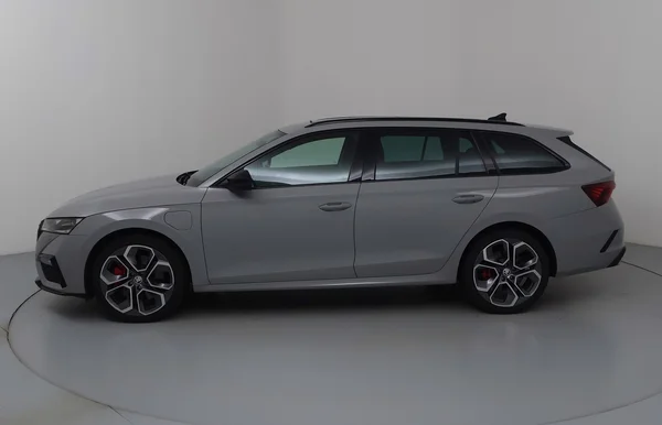 Skoda Octavia SW RS PHEV (2021) — foto 12 van 28