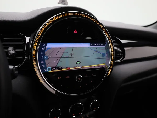 MINI One (2022) — foto 14 van 32