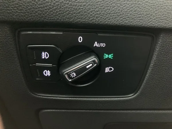 VOLKSWAGEN Passat Variant (2024) — foto 17 van 36