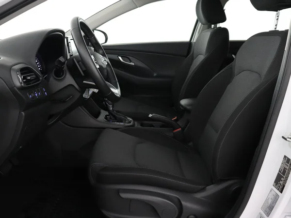 HYUNDAI i30 (2024) — foto 2 van 26