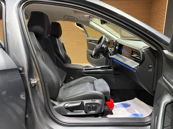 Volkswagen Passat (2024) — foto 15 van 31