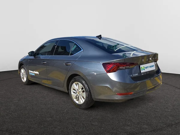 SKODA Octavia (2023) — foto 18 van 24