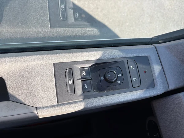 VOLKSWAGEN Transporter T6.1 1000 Fou Swb (2023) — foto 7 van 20