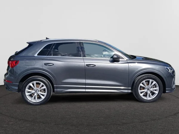 AUDI Q3 PHEV (2021) — foto 18 van 20