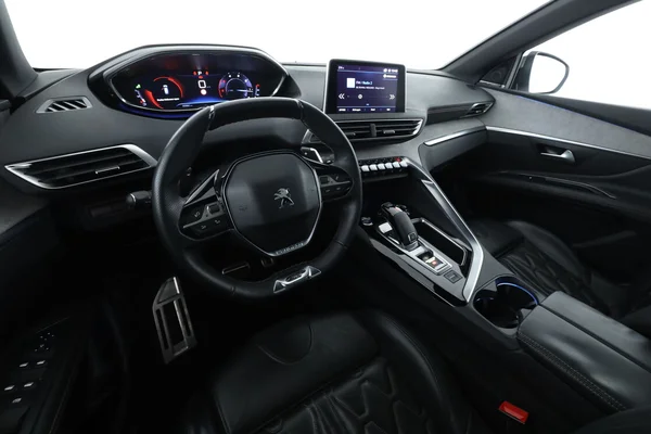 Peugeot 3008 (2018) — foto 2 van 16