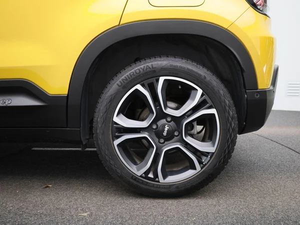 Jeep Avenger (2024) — foto 23 van 25