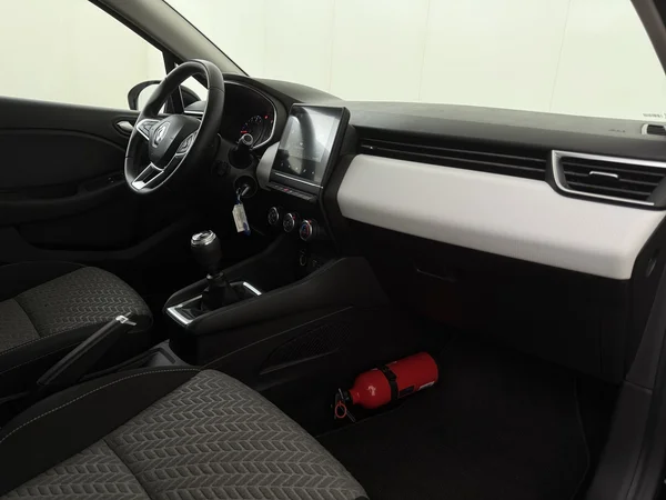 RENAULT Clio (2021) — foto 3 van 26