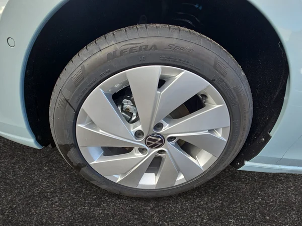 VOLKSWAGEN Golf VIII (2025) — foto 9 van 24