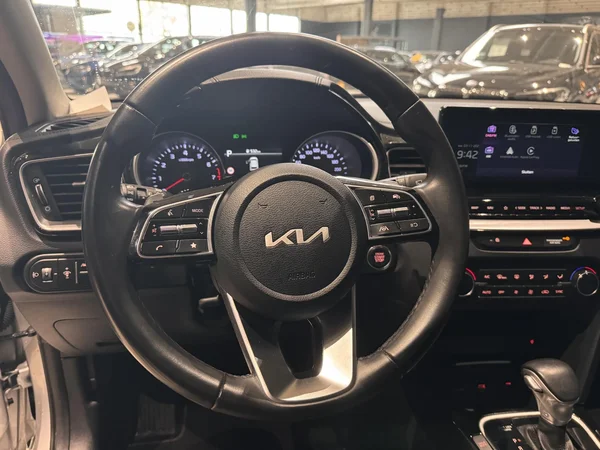 Kia Ceed (2024) — foto 20 van 21