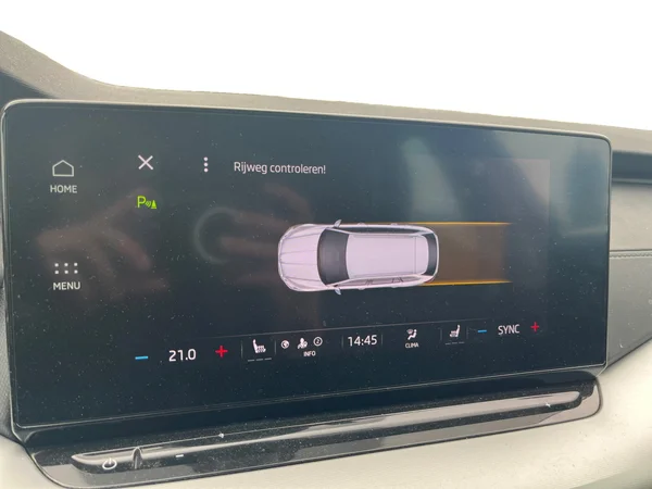 SKODA Octavia Combi (2023) — foto 10 van 18