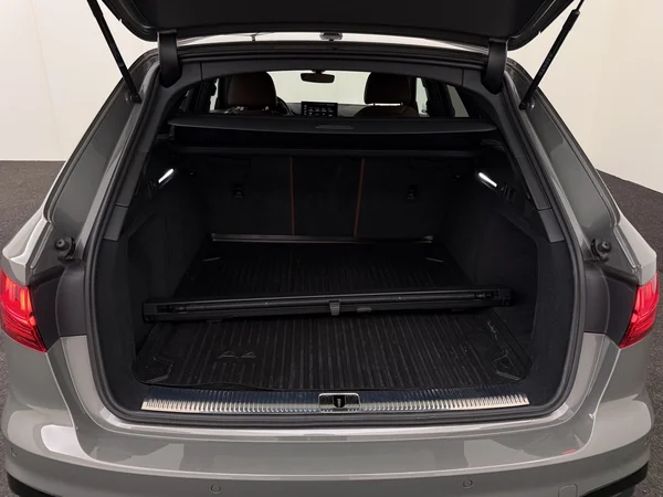 AUDI A4 (2023) — foto 8 van 30