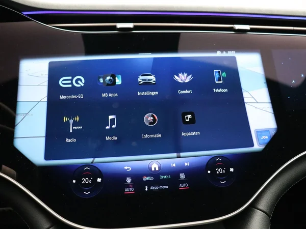 Mercedes-Benz EQS (2023) — foto 15 van 38