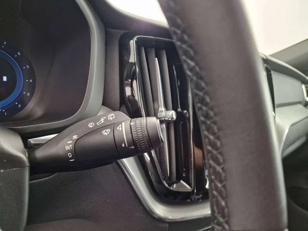 Volvo XC60 (2024) — foto 6 van 16