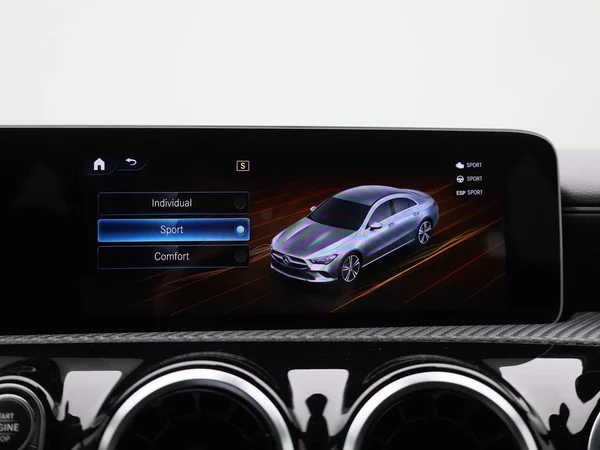 Mercedes-Benz CLA (2020) — foto 17 van 40