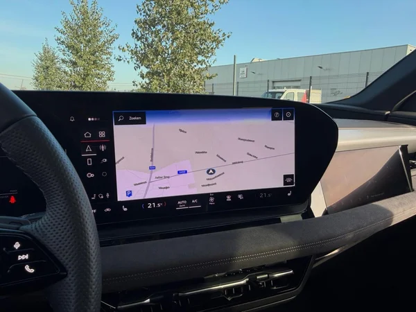 AUDI Q6 e-tron (2025) — foto 4 van 20