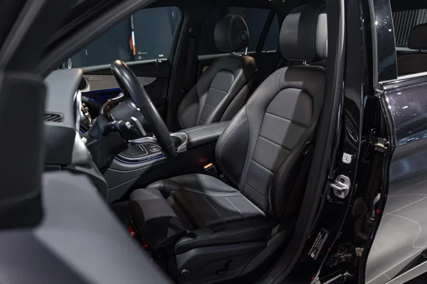 Mercedes-Benz GLC (2022) — foto 2 van 38