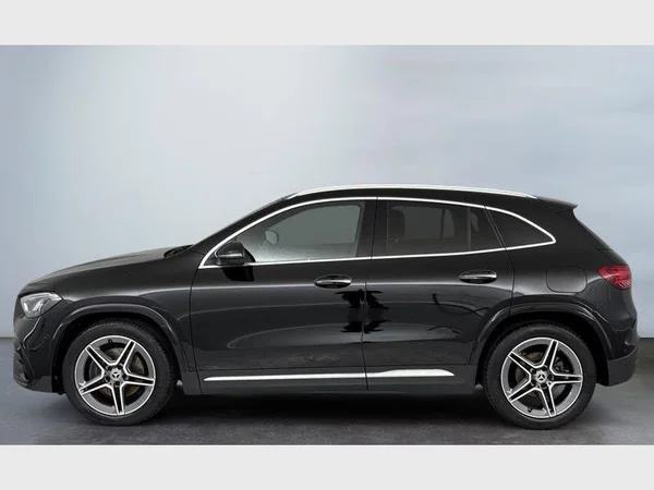 Mercedes-Benz GLA 180 (2024) — foto 10 van 15