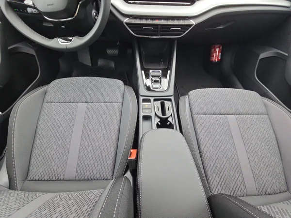SKODA Octavia Combi (2024) — foto 3 van 24