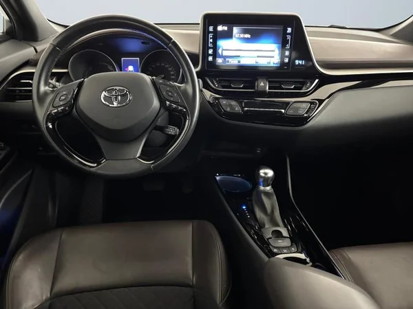 Toyota C-HR (2019) — foto 4 van 17