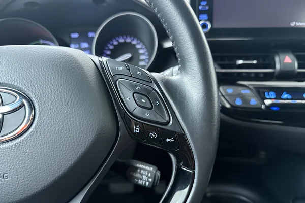 Toyota C-HR Hybrid (HEV) (2021) — foto 7 van 26