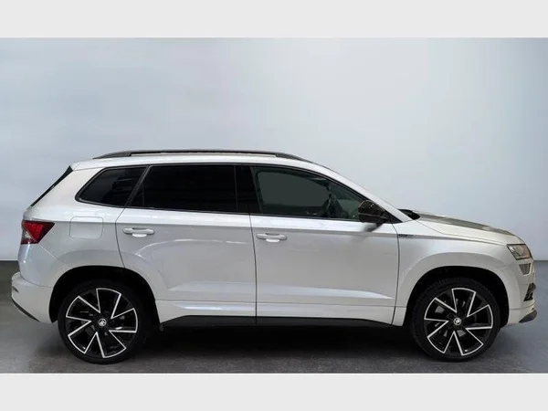 Skoda Karoq (2021) — foto 23 van 31