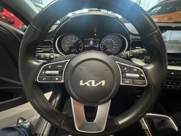 Kia cee'd (2023) — foto 8 van 26