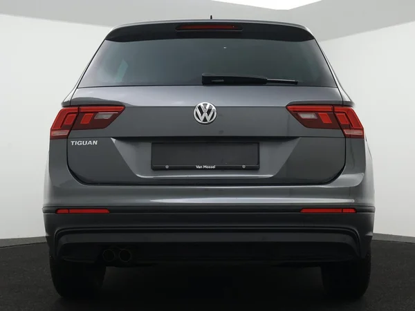 VOLKSWAGEN Tiguan (2020) — foto 23 van 29