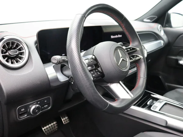 Mercedes-Benz EQB (2025) — foto 28 van 28
