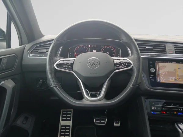 VOLKSWAGEN Tiguan (2023) — foto 19 van 21