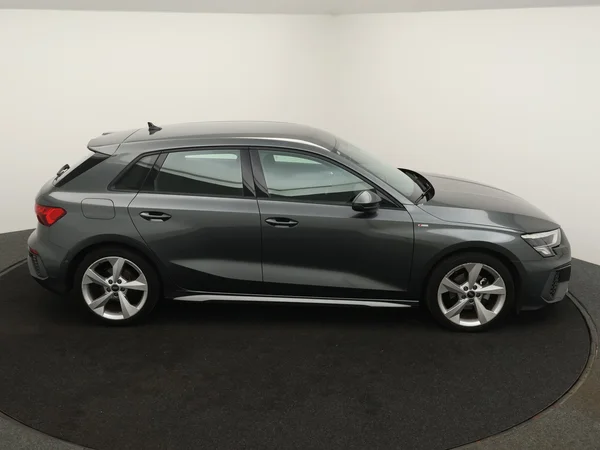 AUDI A3 Sportback (2024) — foto 21 van 23