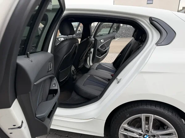 Bmw 116 (2021) — foto 11 van 24