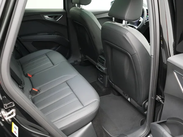 AUDI Q4 e-tron (2025) — foto 7 van 20